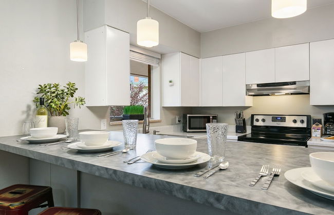 Terra Cotta Suite | Cozy Spot in Old Town FoCo - Foto 8