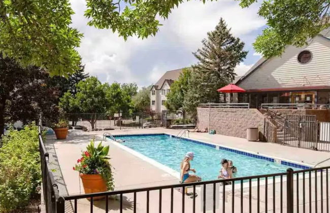 French Inspired Stay Fireplace Coffee bar Cozy - Foto 30