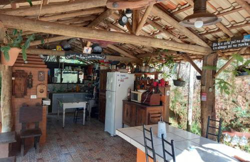 Casa de campo serrana, alegre e com piscina - Foto 28