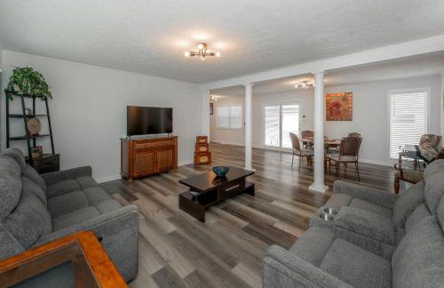 4Bed,3Bth Windrock Haven With Long Term Indirect Trail Access ATV Bike Adventure - Photo 1