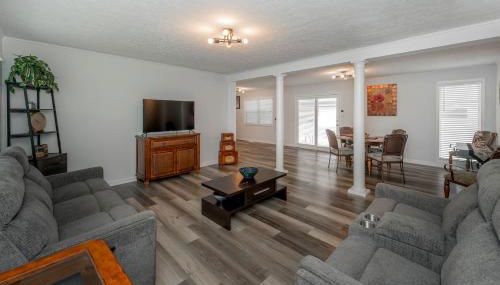 4Bed,3Bth Windrock Haven With Long Term Indirect Trail Access ATV Bike Adventure - Photo 1