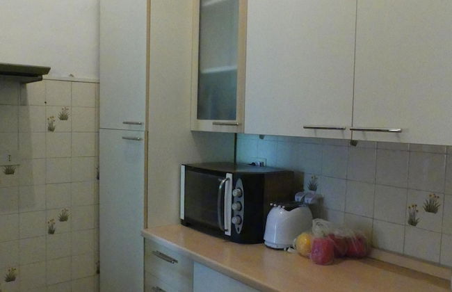 Elegante Appartamento in Villa con Piscina - Foto 13