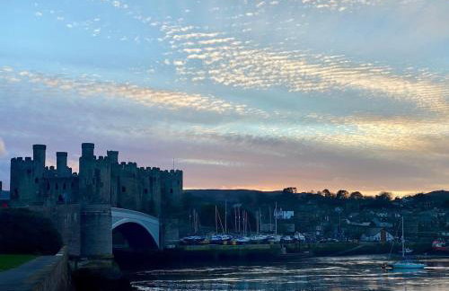 Morfarch traditional stone cottage within Conwy walls - Foto 9