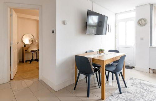 Lovely 2 Bedroom 2 Bathroom Apartment with Parking - Foto 9