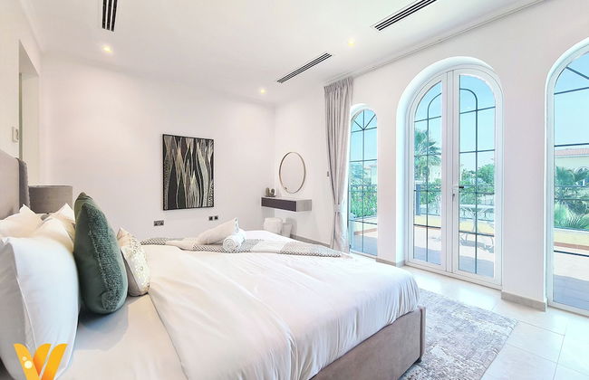 Venduras - Spacious 4BR Villa in La Mer - Photo 7