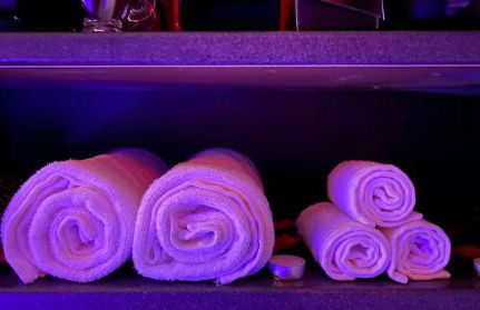 Douceur d’une nuit (studio avec jaccuzi privatif) - Photo 8