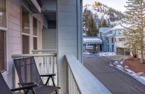 Palisades Tahoe Lodge Rentals Premium Fireplace One Bedroom #807 - Photo 9