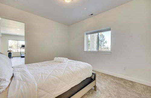 Group Getaway in Monument! High-End Home with Views - Foto 33