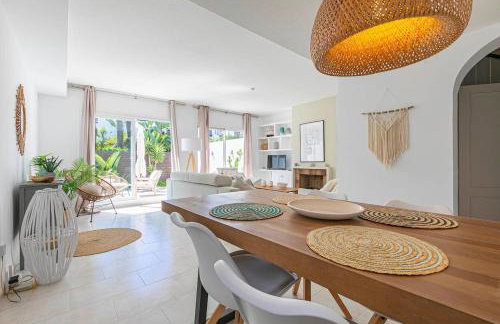 MARBELLA HOME RENTALS - Beachside, 3BR Townhouse - Foto 26