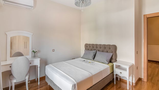 Inviting Villa in Anavissos With Communal Pool - Foto 5, Habitación