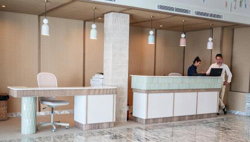 Suites ROC Portonova - Newly Renovated 2026 - Foto 5, Lobby or reception