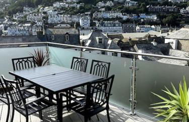 Contemporary 3-Bedroom Home with Stunning Views - Foto 21