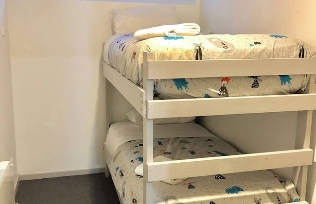 24 Hotham 3 Bedroom Renovated Apartment - Foto 2