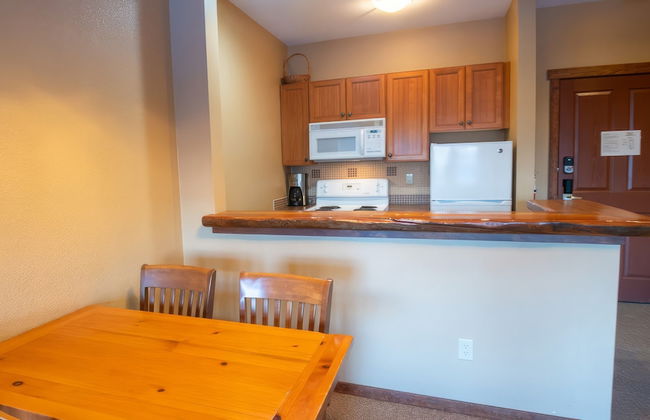 Snow Creek Lodge by Fernie Lodging Co - Photo 56