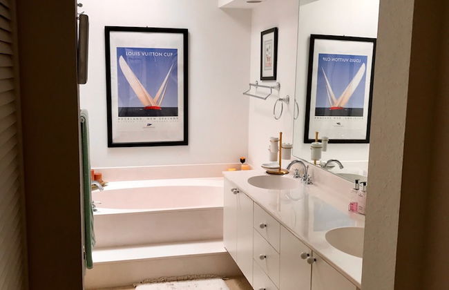 Private-Luxurious Mediterranean Villa - Photo 17