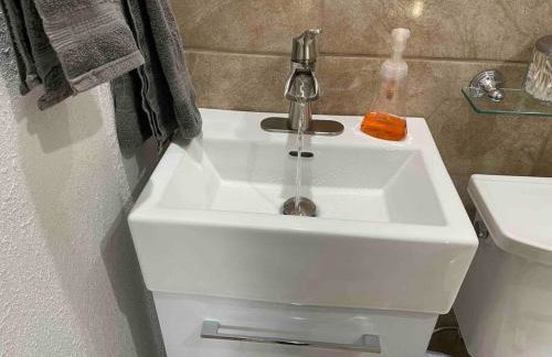 This little house close to hospital,downtown & CFD - Foto 45