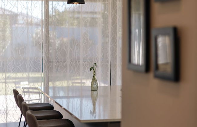 StayAU Newly Cozy Holiday House Tarneit - Foto 13