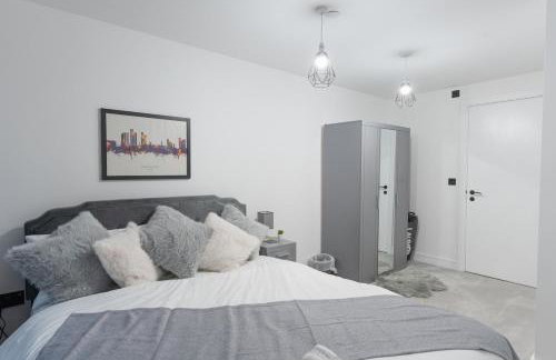 Luxury 1 Bed Apartment, Manchester Piccadilly by Kammili Properties - Photo 8