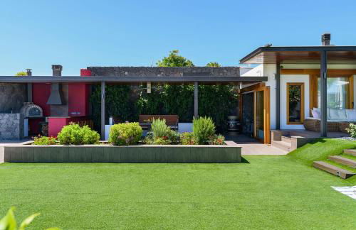 Luxury and Harmony House - Photo 3