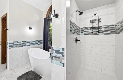 Lakefront Group Stay, Sleeps 19, Indoor Pool, Hot Tub, Arcades - Foto 17