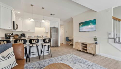 Ashworth Escape Balcony Steps to Beach AC - Foto 2