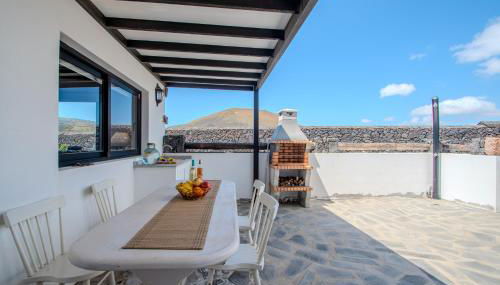 Casa Mar de Lava -Escapada activa en Masdache, corazón de Lanzarote - Foto 2