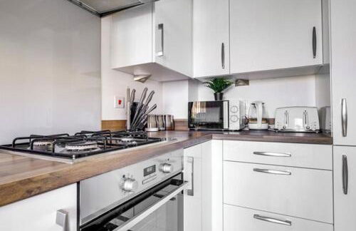 City Centre house for Family, Group & Contractor Stay - Sleeps Upto 9 Guests with Free Parking - Foto 51