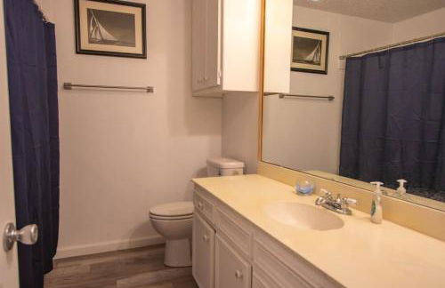 Spacious Stay for 12 - Central Fort Worth - Photo 15