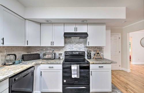 Pocono Home with Hot Tub, Fireplace and Game Room! - Foto 10