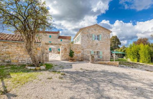 Gorgeous Apartment In Zminj With Wifi - Photo 11