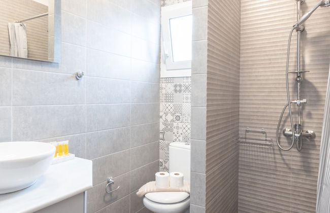 Beachfront 2-bedroom Stay in Voula - Photo 13