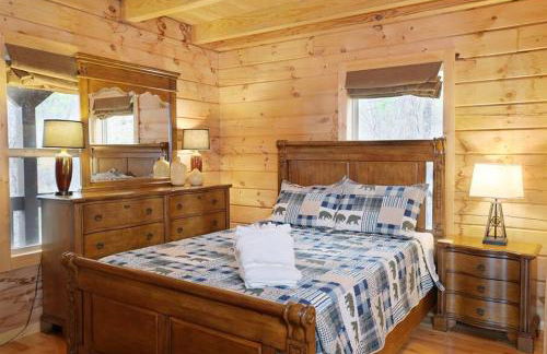 Red Roof-Cozy Cabin with Great Views, Hot Tub and near Bryson City - Foto 42