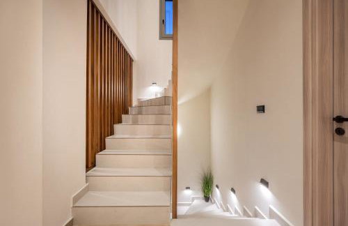 Cantouni Villa, Luxury 5BR Retreat with Pool & Jacuzzi Near Town by Villa Mana Gers - Photo 40