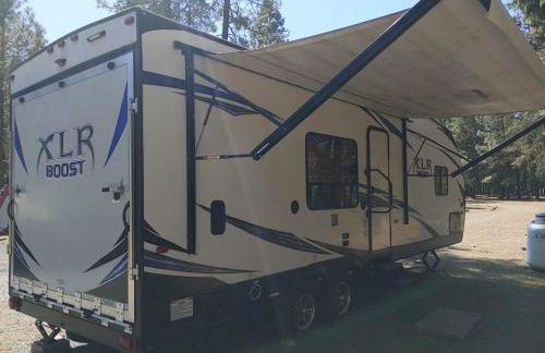 RV11 XLR - 27' Family Toy Hauler - Sleeps 6 - Foto 8
