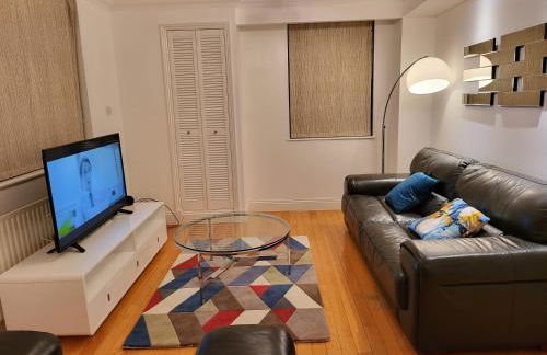 Garland Stylish 2 Bedroom Apartment A Minute Walk From Station - Foto 12