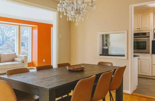 Spacious 4BR with Pool Near DC and Old Town Alexandria - Rutland - Foto 13