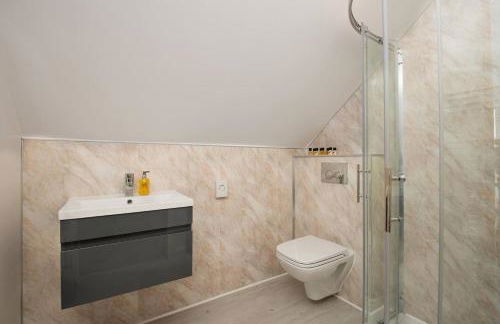 Sunset View, Hot Tub Haven for max 8 people - Photo 7