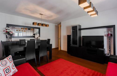 Fully Equipped 3 bed - Parking - Foto 13