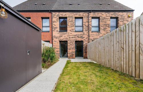 Bright, modern 2 bedroom house with free parking! - Foto 16