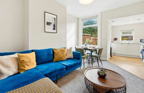 Manchester home, Sleeps 6, Contractor Friendly, Free Parking - Foto 2