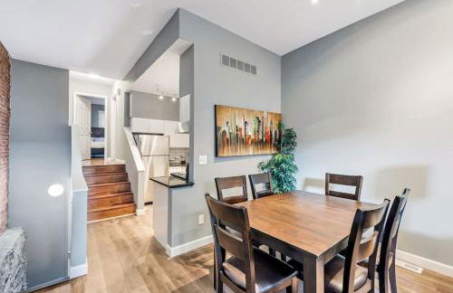 Settle into Soulard 6 beds 2 full baths - Photo 4