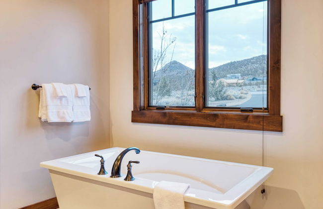 Heritage by Avantstay Luxe Oregon Retreat + Deck - Foto 21