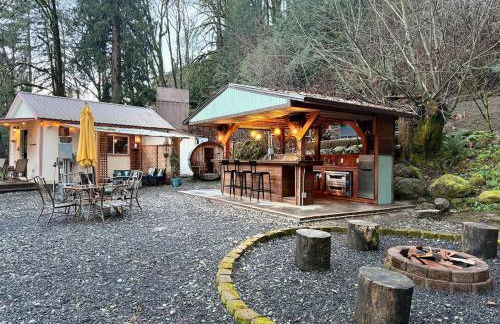 Enchanted Hollow- Cozy, Romantic Woodland Getaway - Photo 44