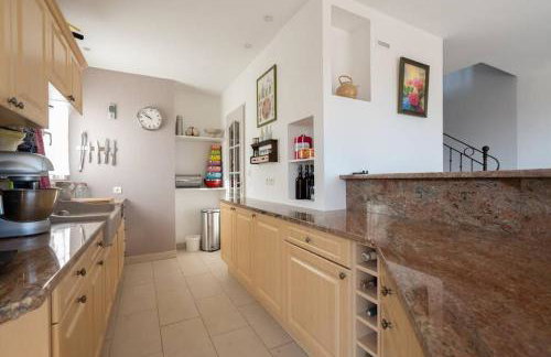 Villa 10 P piscine lagon avec vue époustouflante proche Uzès - Foto 19