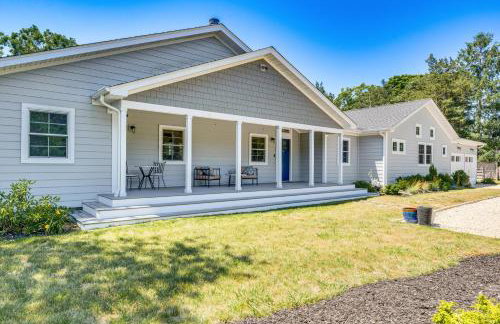 Distinctive Hamptons Home with Pool Near Bay, Ocean - Foto 31