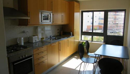 Luxurious first floor apartment with balconies overlooking pool and gardens. - Foto 4