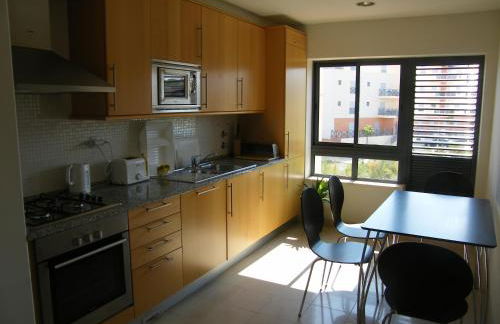 Luxurious first floor apartment with balconies overlooking pool and gardens. - Foto 4