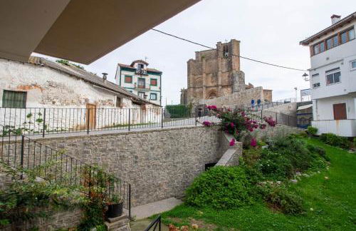 El Patio de Vespasiano-Calera- vistas a la iglesia junto al puerto - Photo 42