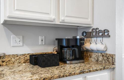 Elegant Retreat Spacious with Outdoor Fireplace - Foto 11