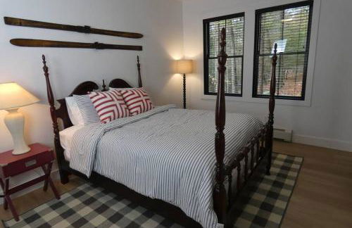 Modern Chalet with Hot Tub and Lake Access - Foto 18